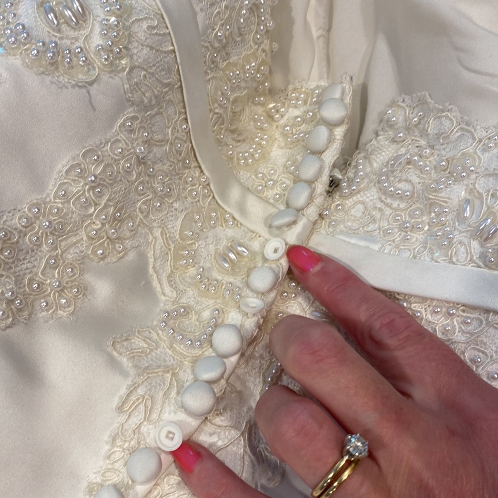 Emme Bridal Strapless Wedding Gown Dress 8 Beaded With FLAWS Unsure if Altered - Picture 17 of 17